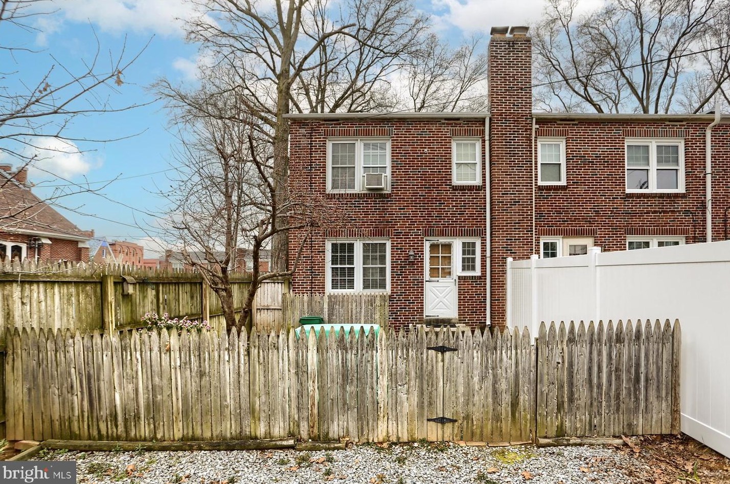 627 Marshall St, Lancaster PA  17602-2166 exterior