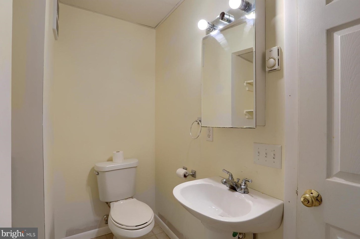 627 Main St, Ephrata PA  17522-1718 exterior