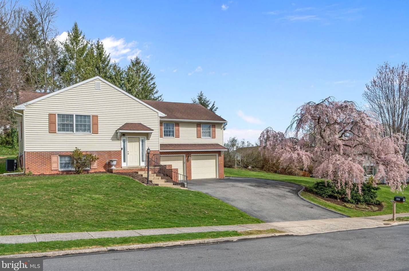 641 Lorraine Ave, Old Line PA  17545-9244 exterior