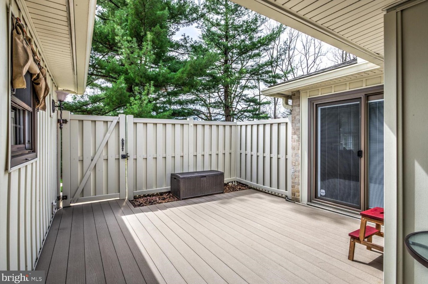 410 Valleybrook Dr, Lancaster PA  17601-4642 exterior