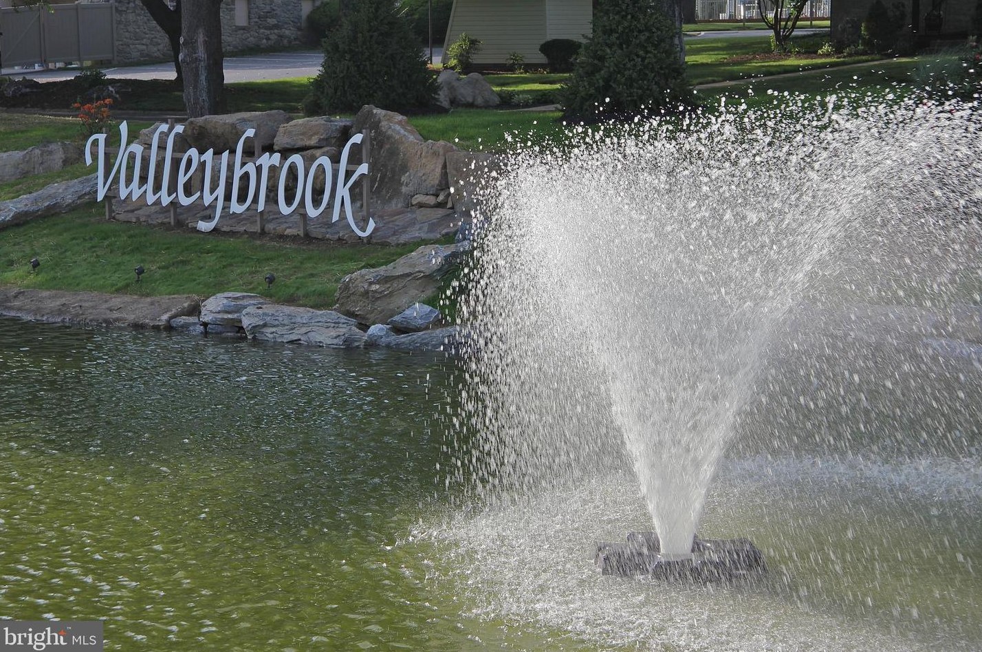 410 Valleybrook Dr, Lancaster PA  17601-4642 exterior