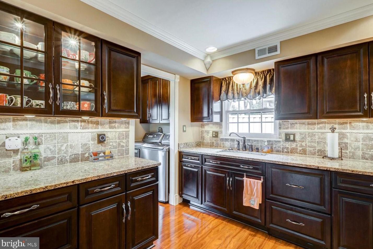 410 Valleybrook Dr, Lancaster PA  17601-4642 exterior