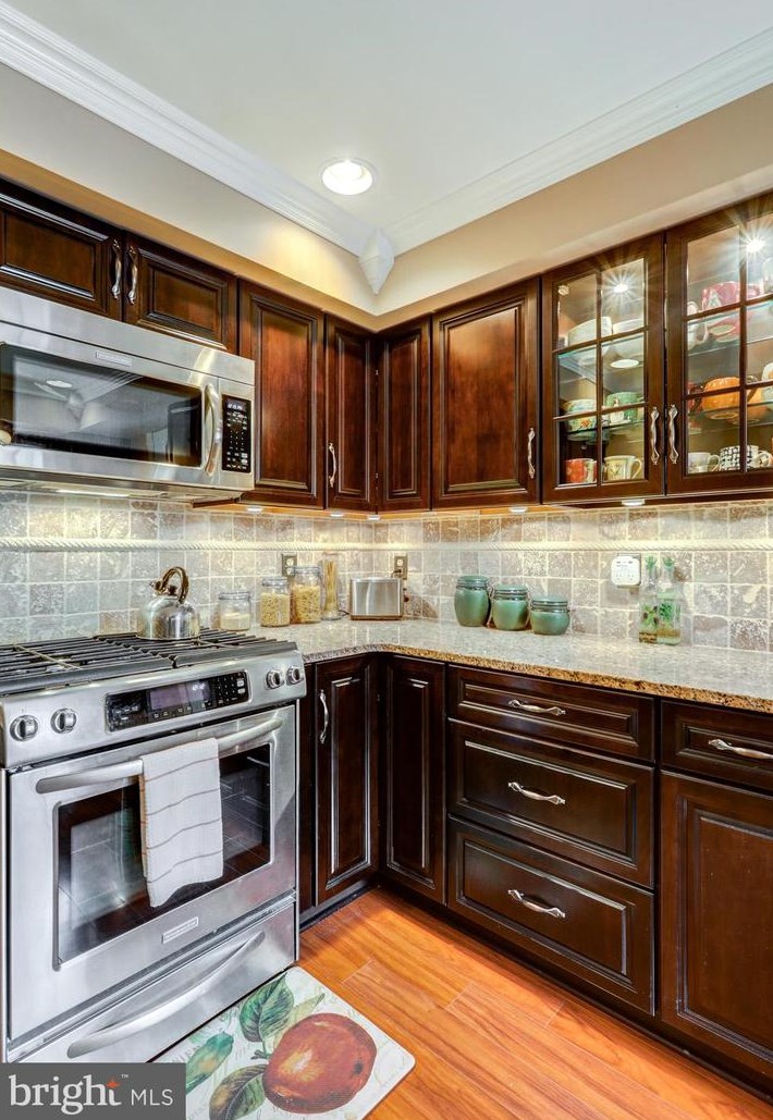 410 Valleybrook Dr, Lancaster PA  17601-4642 exterior