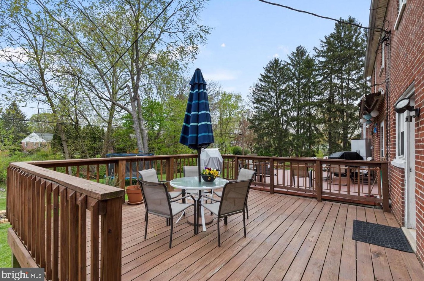 1021 Edgemoor Ct, Lancaster PA  17601-5131 exterior