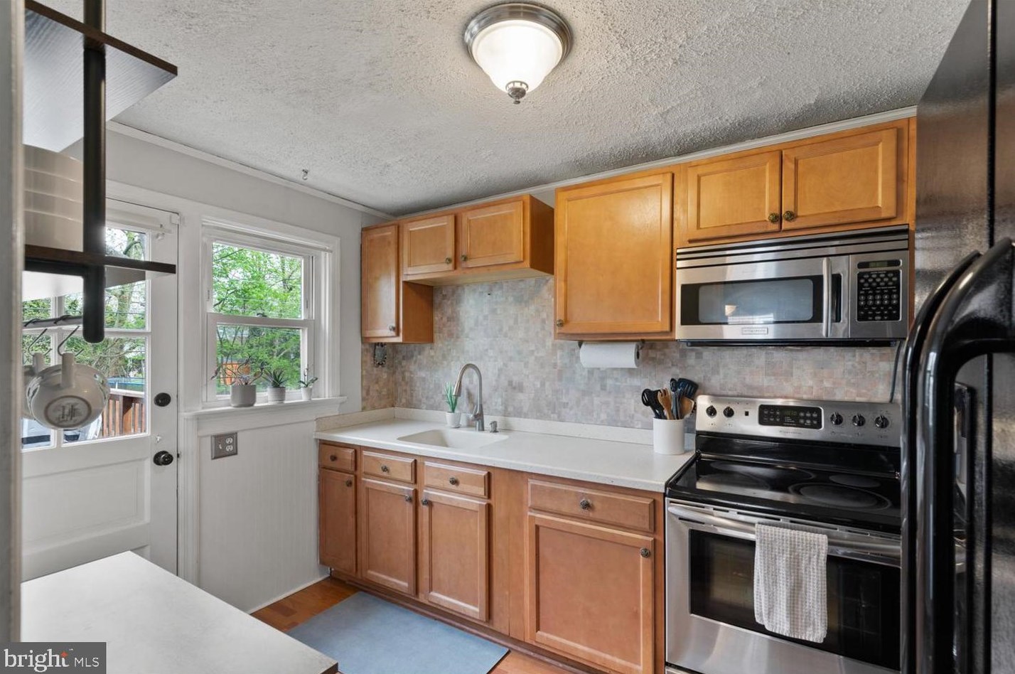 1021 Edgemoor Ct, Lancaster PA  17601-5131 exterior