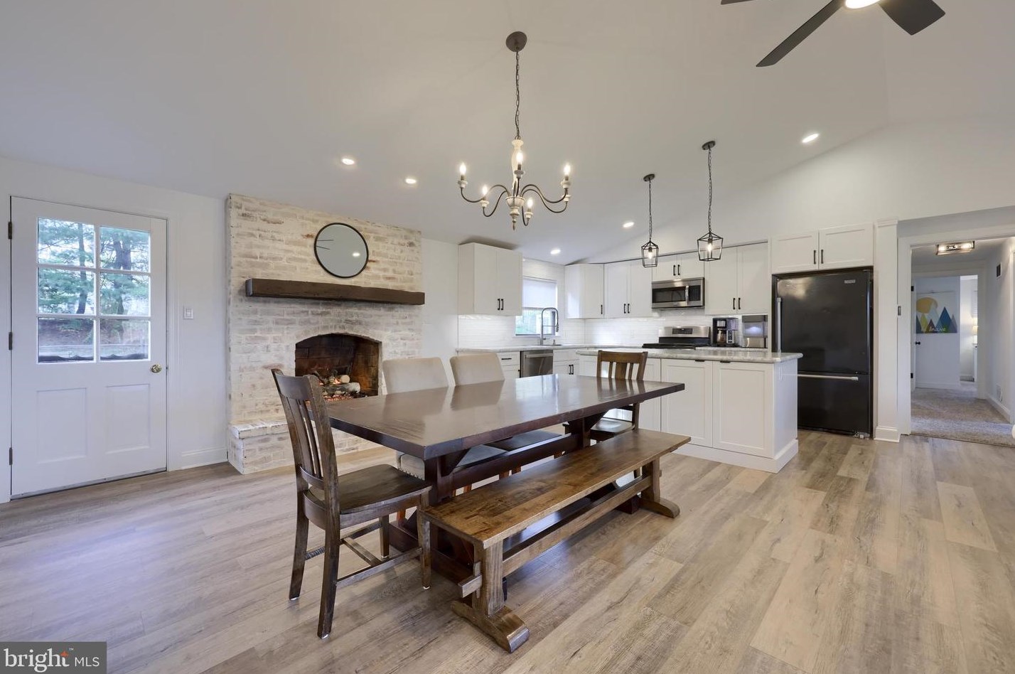 2112 Hollinger Rd, Lancaster PA  17602-4724 exterior