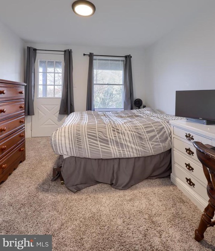 2112 Hollinger Rd, Lancaster PA  17602-4724 exterior