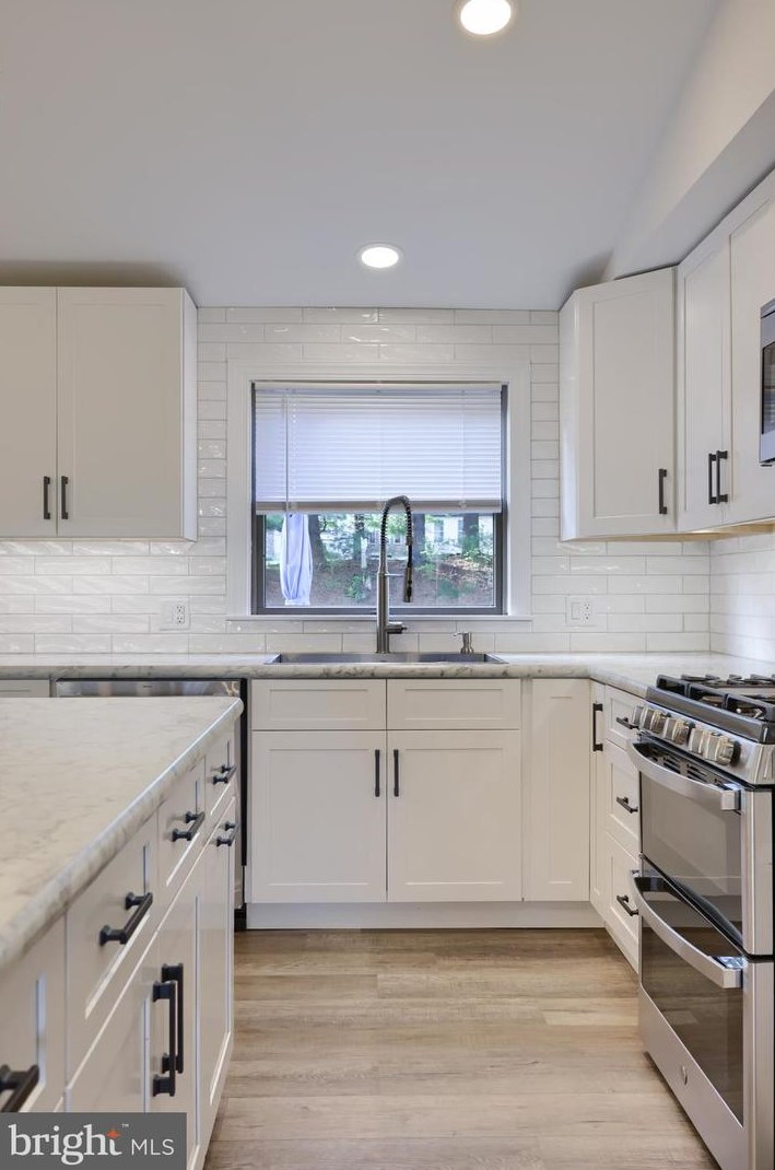2112 Hollinger Rd, Lancaster PA  17602-4724 exterior