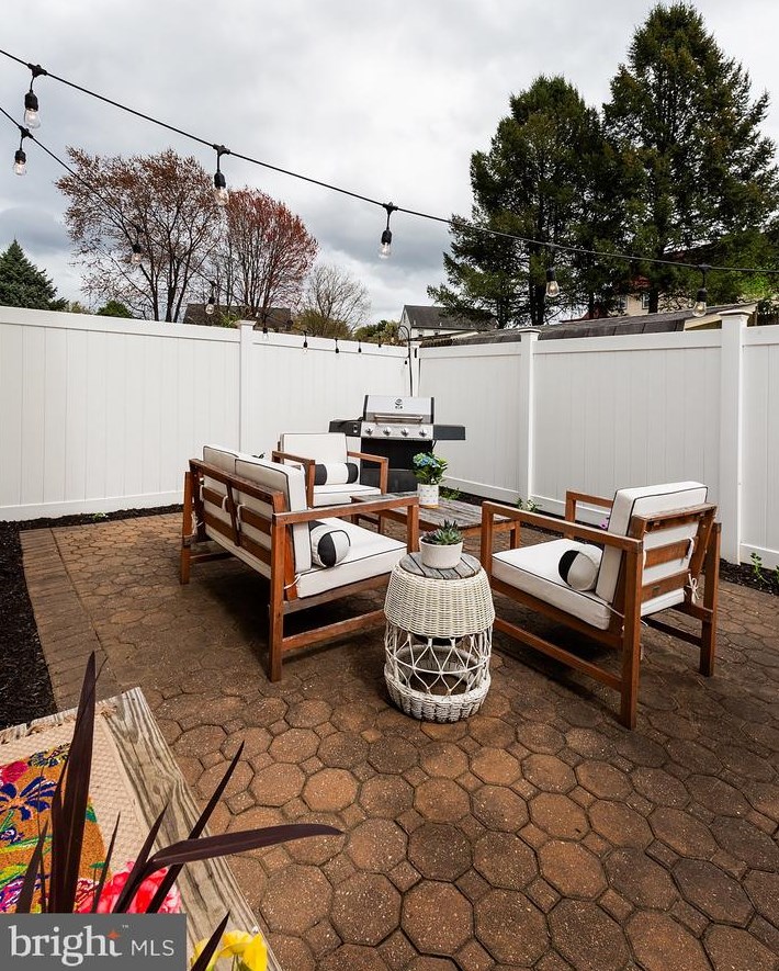 1612 Chadwick Cir, Lancaster PA  17603-9335 exterior
