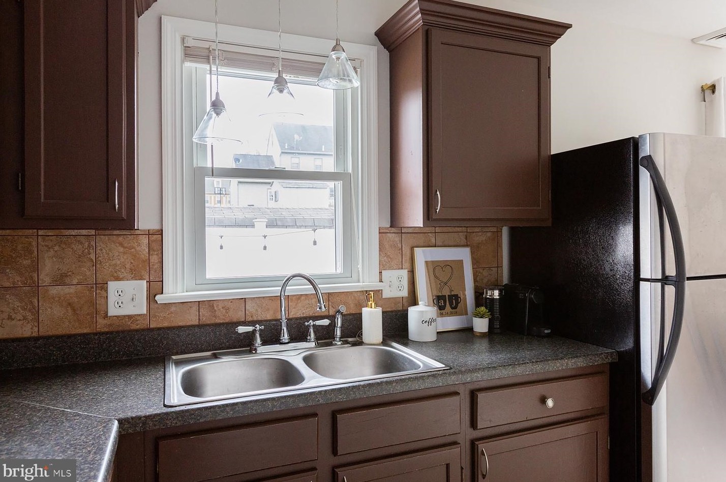 1612 Chadwick Cir, Lancaster PA  17603-9335 exterior