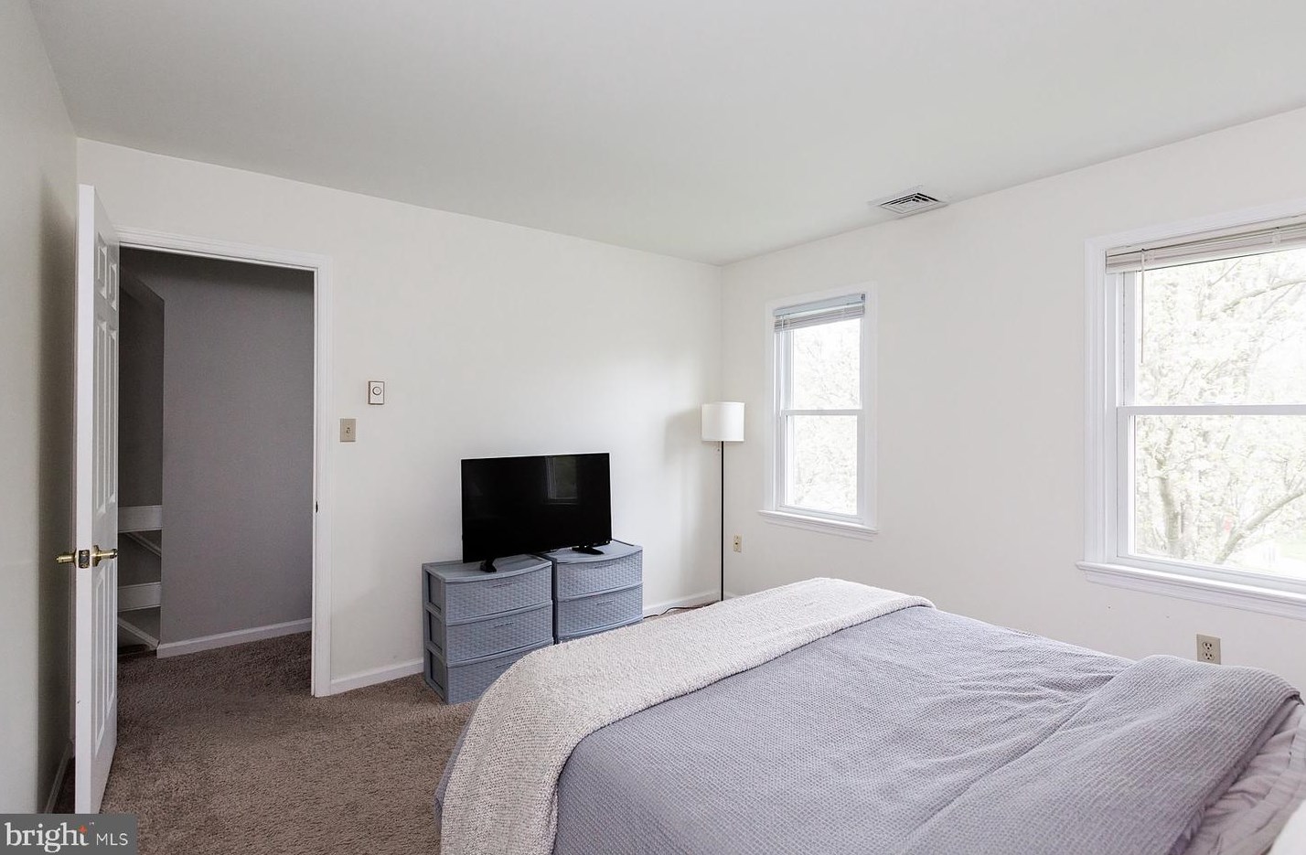 1612 Chadwick Cir, Lancaster PA  17603-9335 exterior