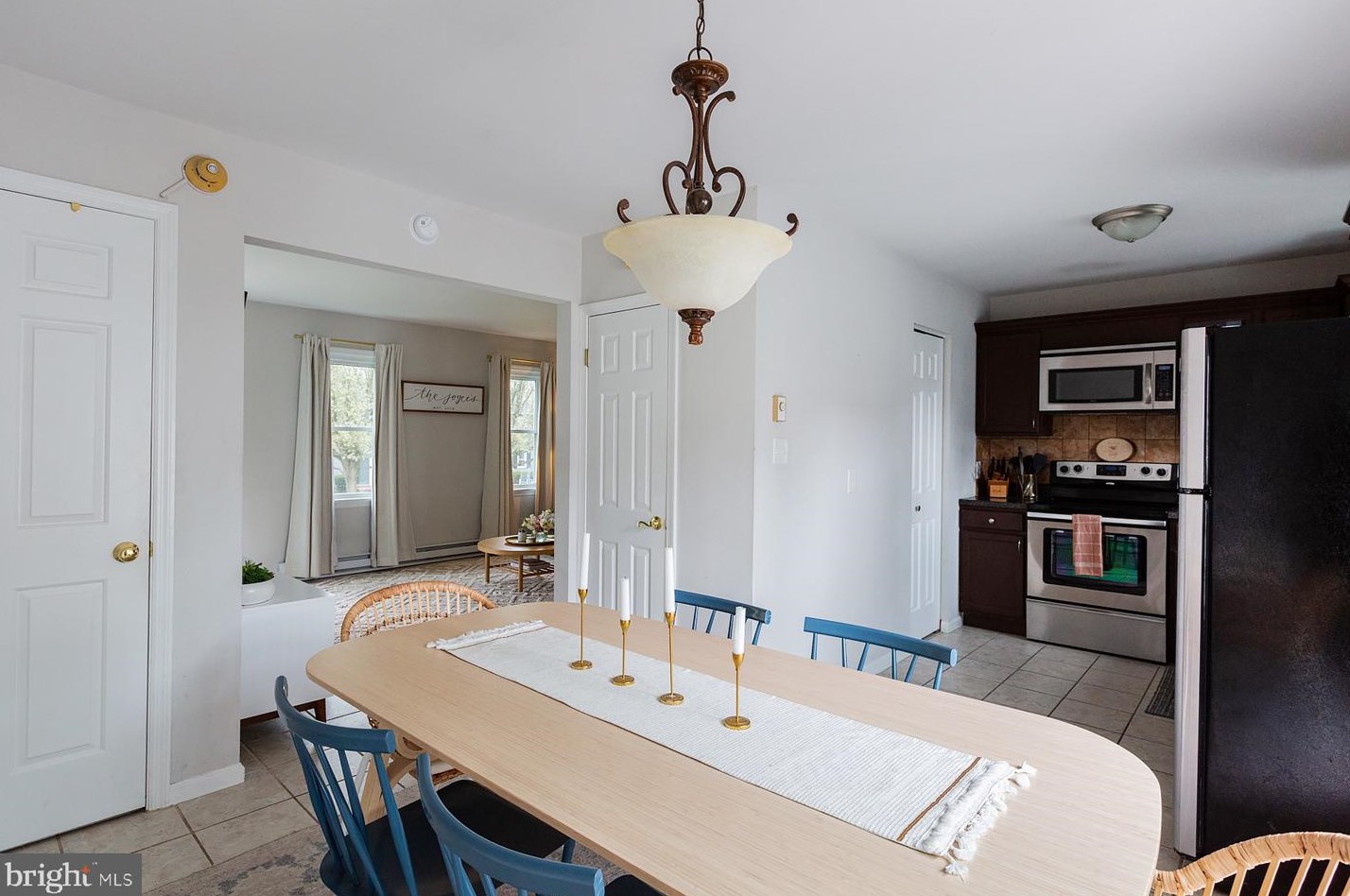 1612 Chadwick Cir, Lancaster PA  17603-9335 exterior