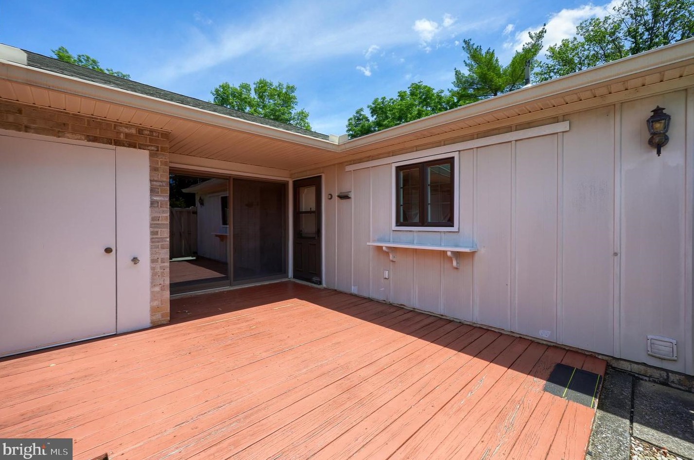 146 Valleybrook Dr, Lancaster PA  17601-4619 exterior