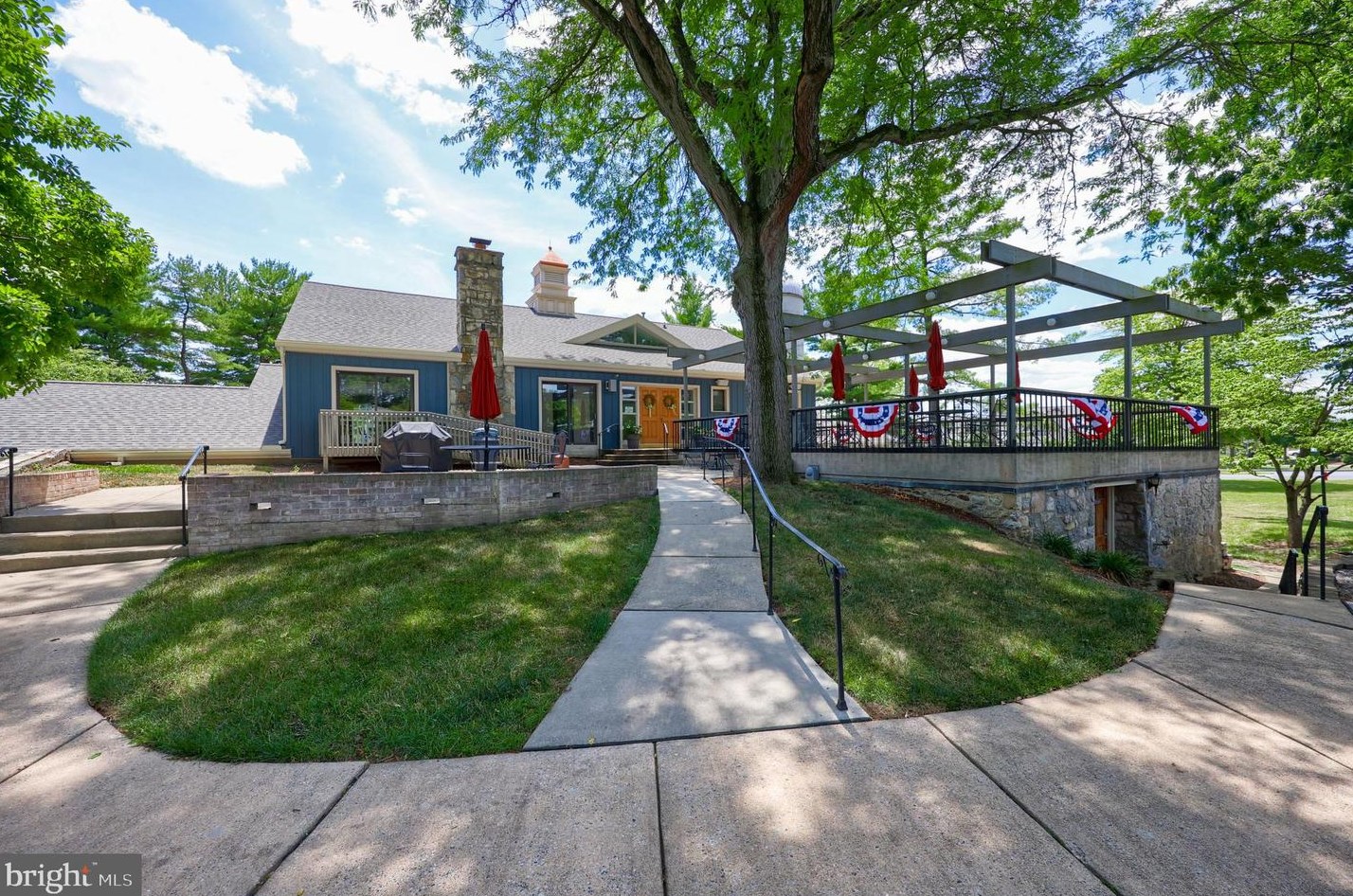 146 Valleybrook Dr, Lancaster PA  17601-4619 exterior