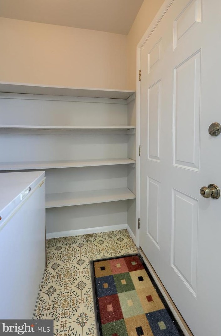 146 Valleybrook Dr, Lancaster PA  17601-4619 exterior