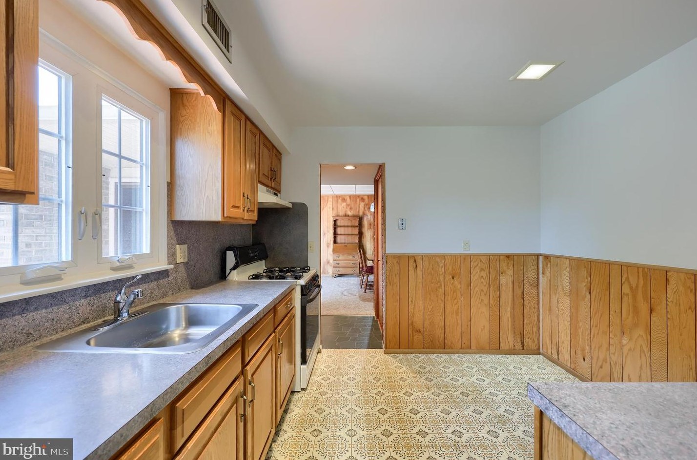 146 Valleybrook Dr, Lancaster PA  17601-4619 exterior