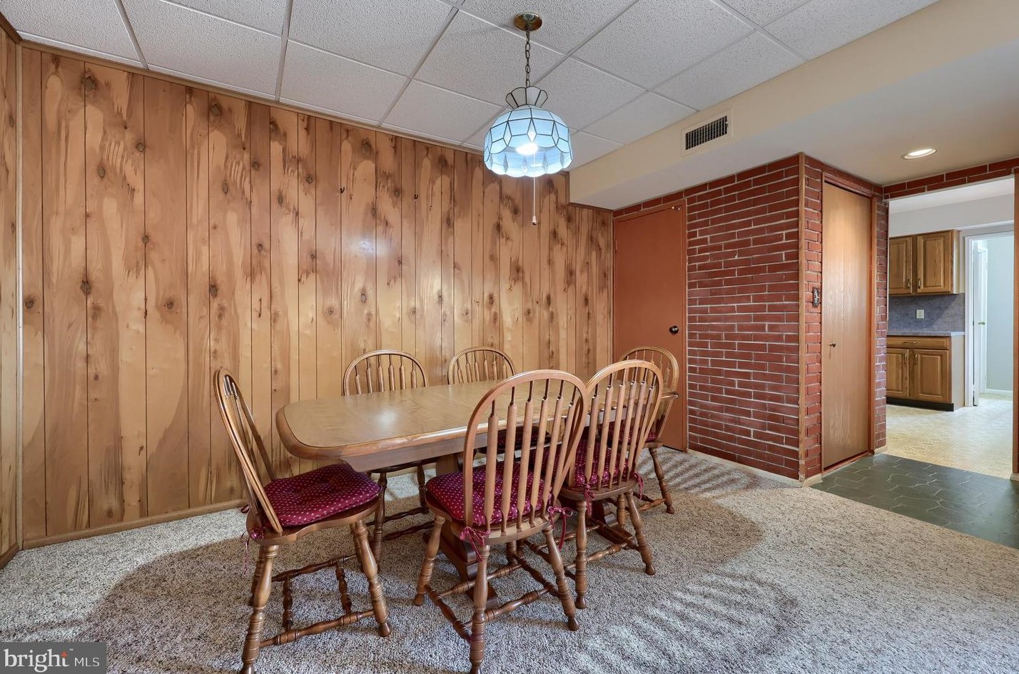 146 Valleybrook Dr, Lancaster PA  17601-4619 exterior