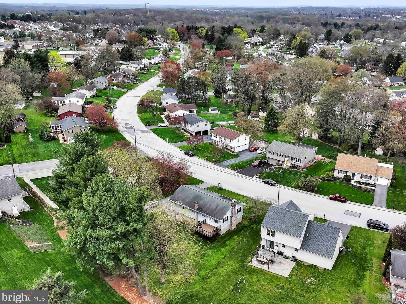 287 Longfellow Dr, Lancaster PA  17602-4017 exterior