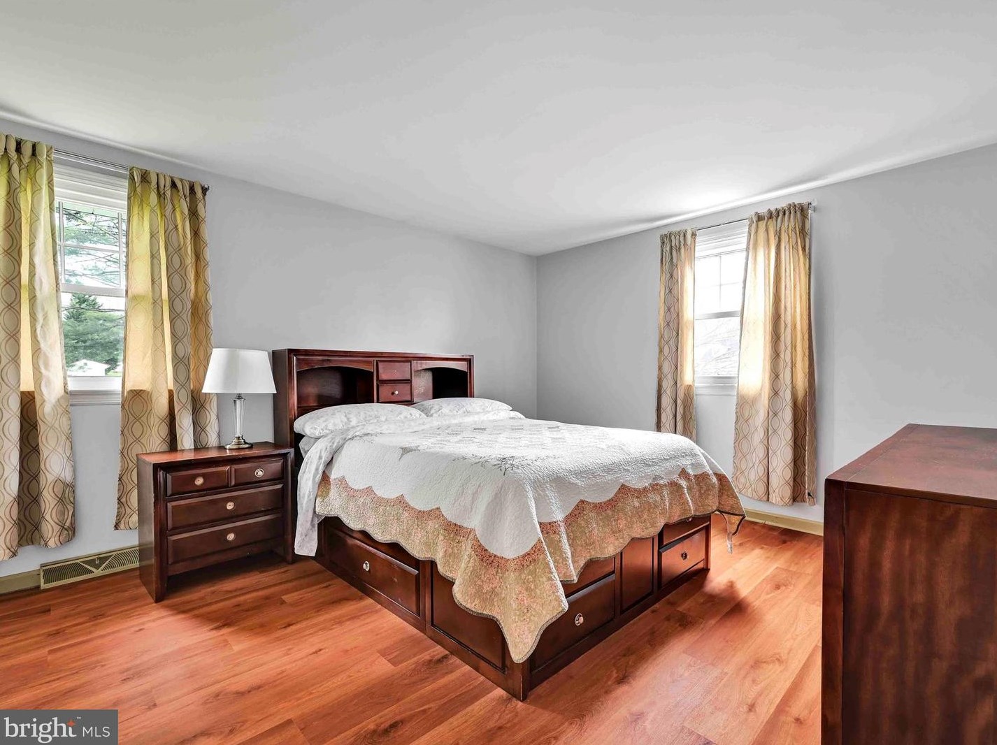 287 Longfellow Dr, Lancaster PA  17602-4017 exterior