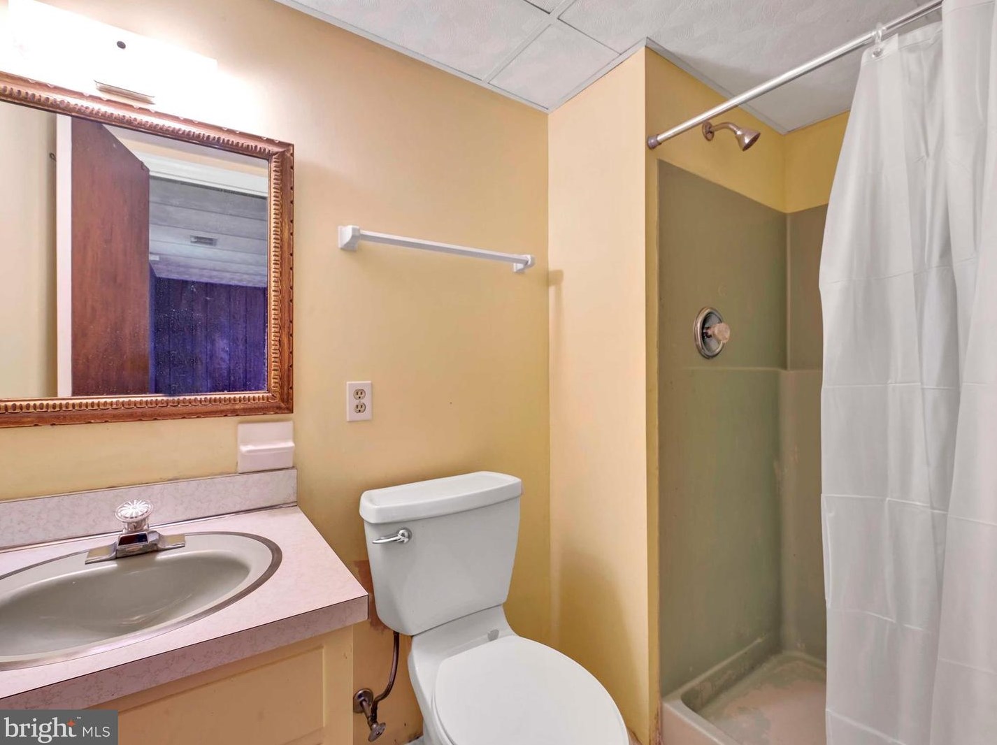 287 Longfellow Dr, Lancaster PA  17602-4017 exterior