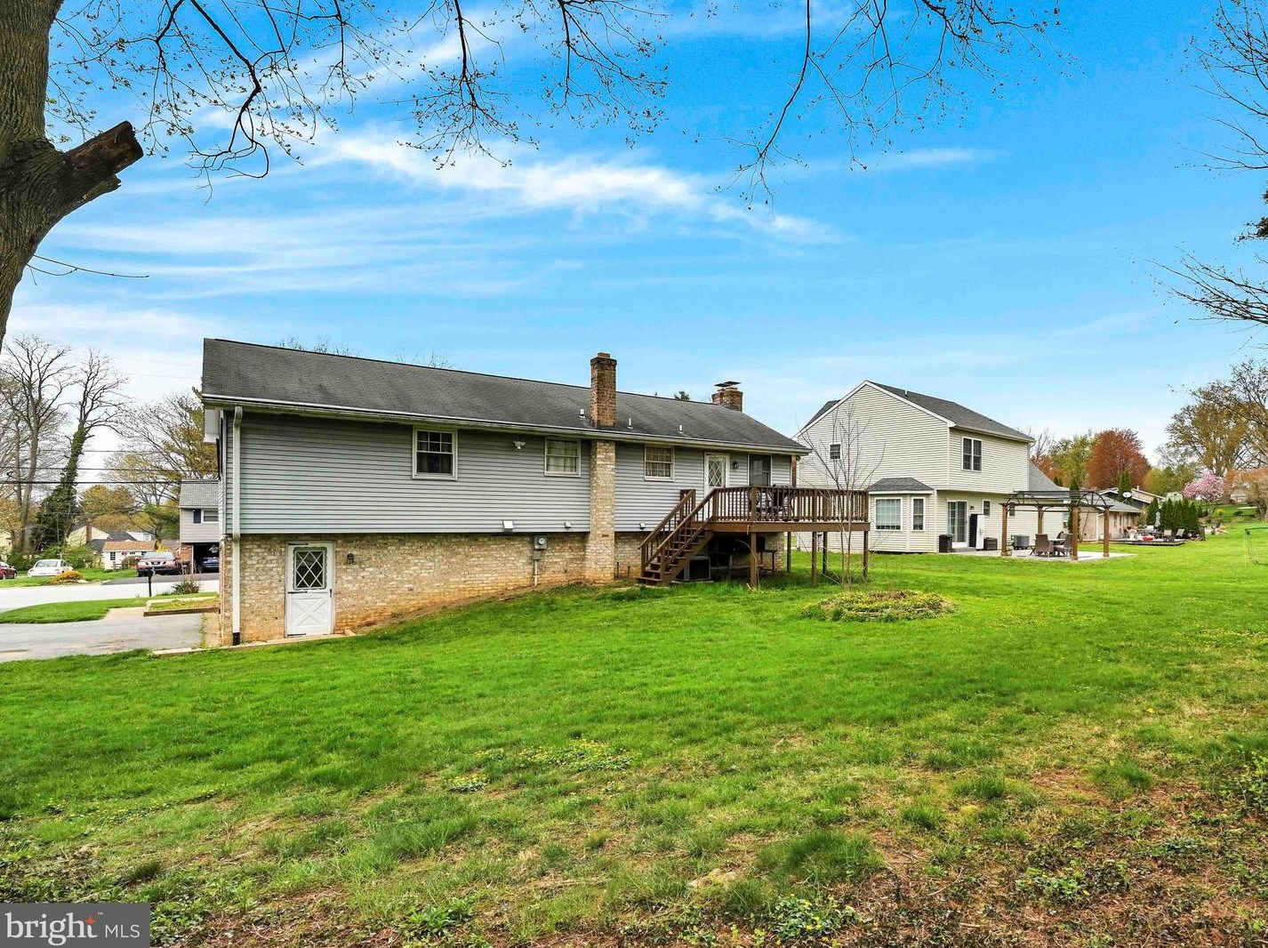 287 Longfellow Dr, Lancaster PA  17602-4017 exterior