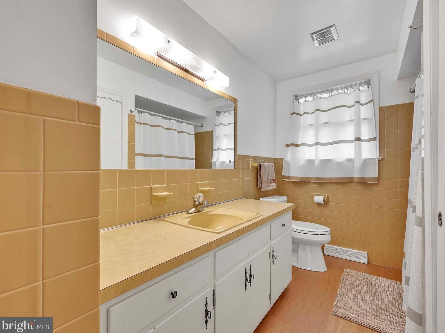 287 Longfellow Dr, Lancaster PA  17602-4017 exterior