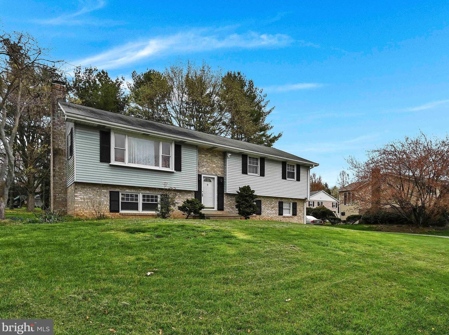 287 Longfellow Dr, Lancaster PA  17602-4017 exterior