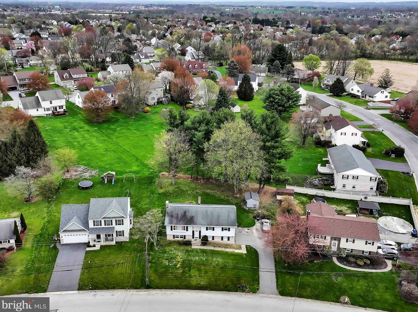 287 Longfellow Dr, Lancaster PA  17602-4017 exterior