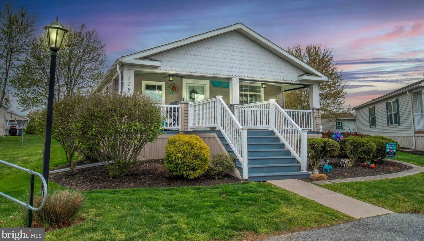 119 Summers Dr, Lancaster PA  17601-5860 exterior