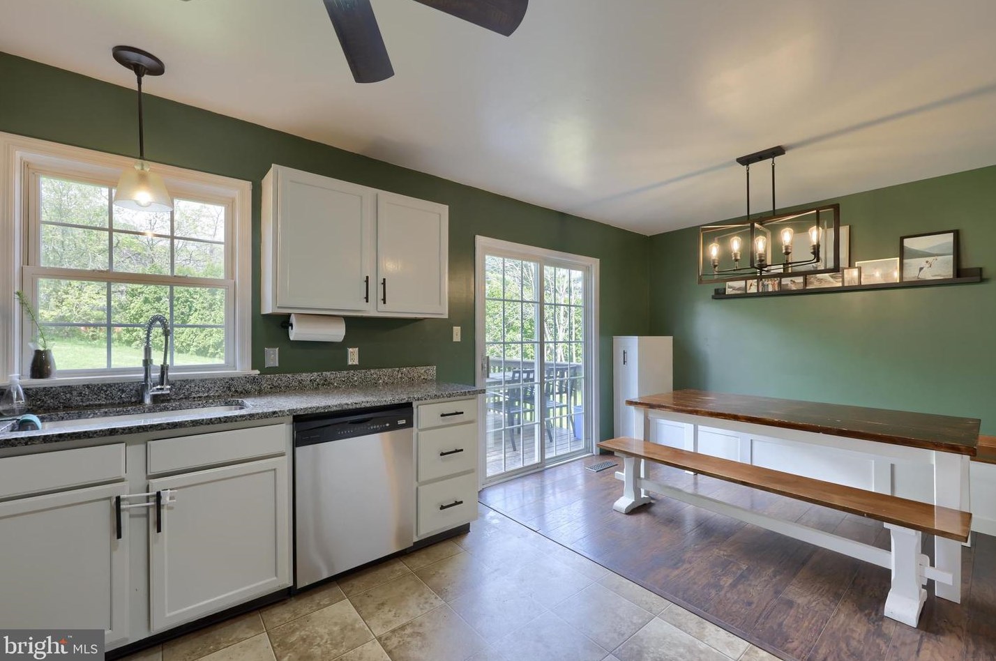 839 Knl Dr, Mount Joy PA  17552-9417 exterior