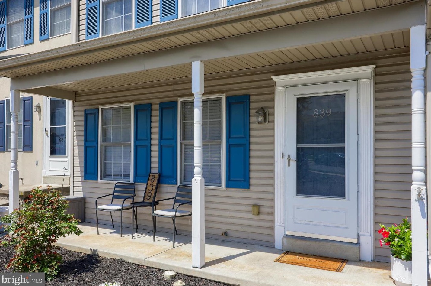 839 Knoll Dr, Mount Joy PA  17552-9409 exterior