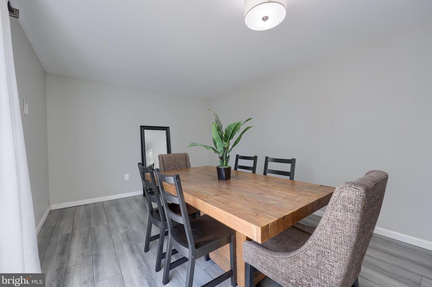 114 Pebble Run, Lancaster PA  17602-1373 exterior