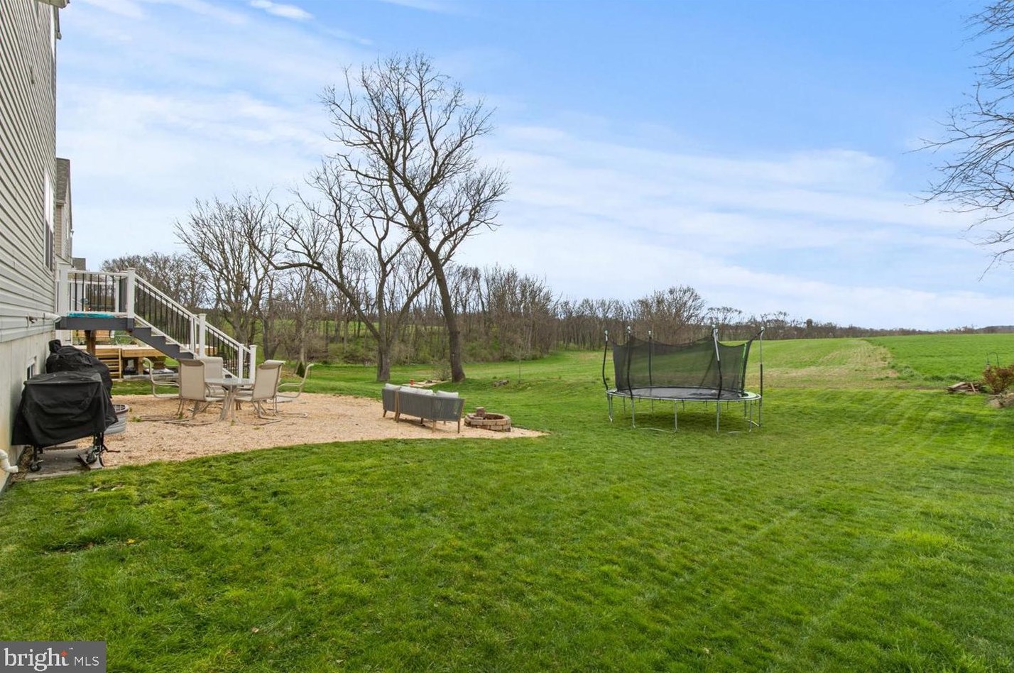 42 Honeysuckle Dr, Marietta PA 17547-8502 exterior