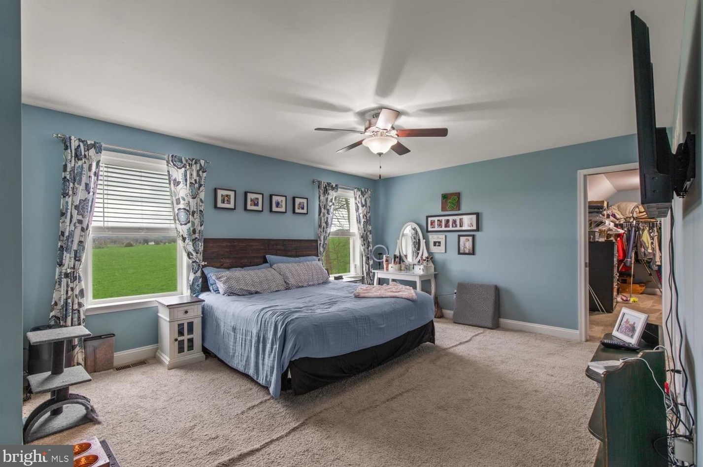 42 Honeysuckle Dr, Marietta PA 17547-8502 exterior