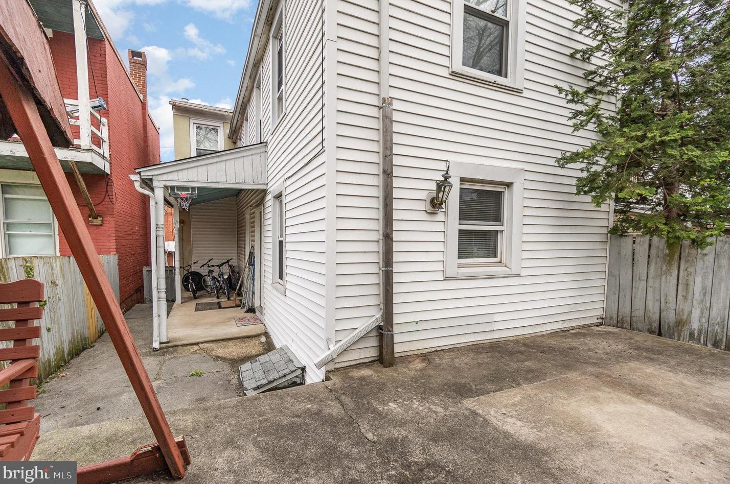 542 Orange St, Lancaster PA  17603-3669 exterior
