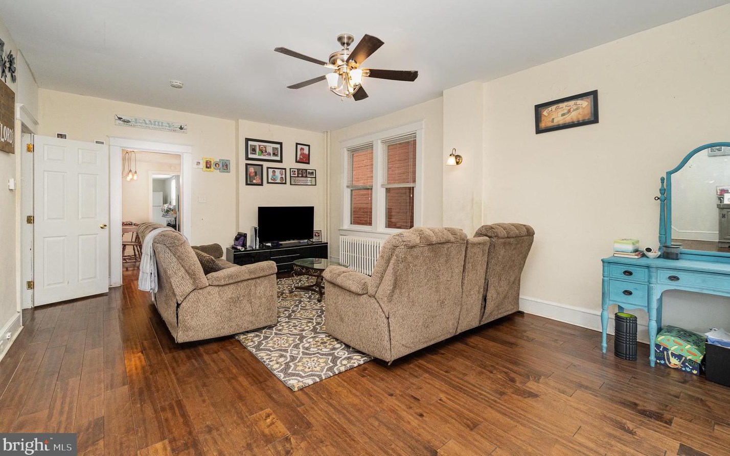 542 Orange St, Lancaster PA  17603-3669 exterior