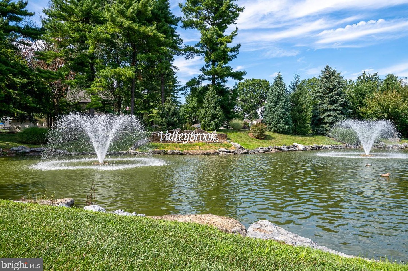 40 Valleybrook Dr, Lancaster PA  17601-4617 exterior