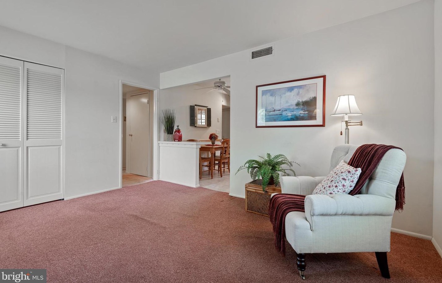 40 Valleybrook Dr, Lancaster PA  17601-4617 exterior