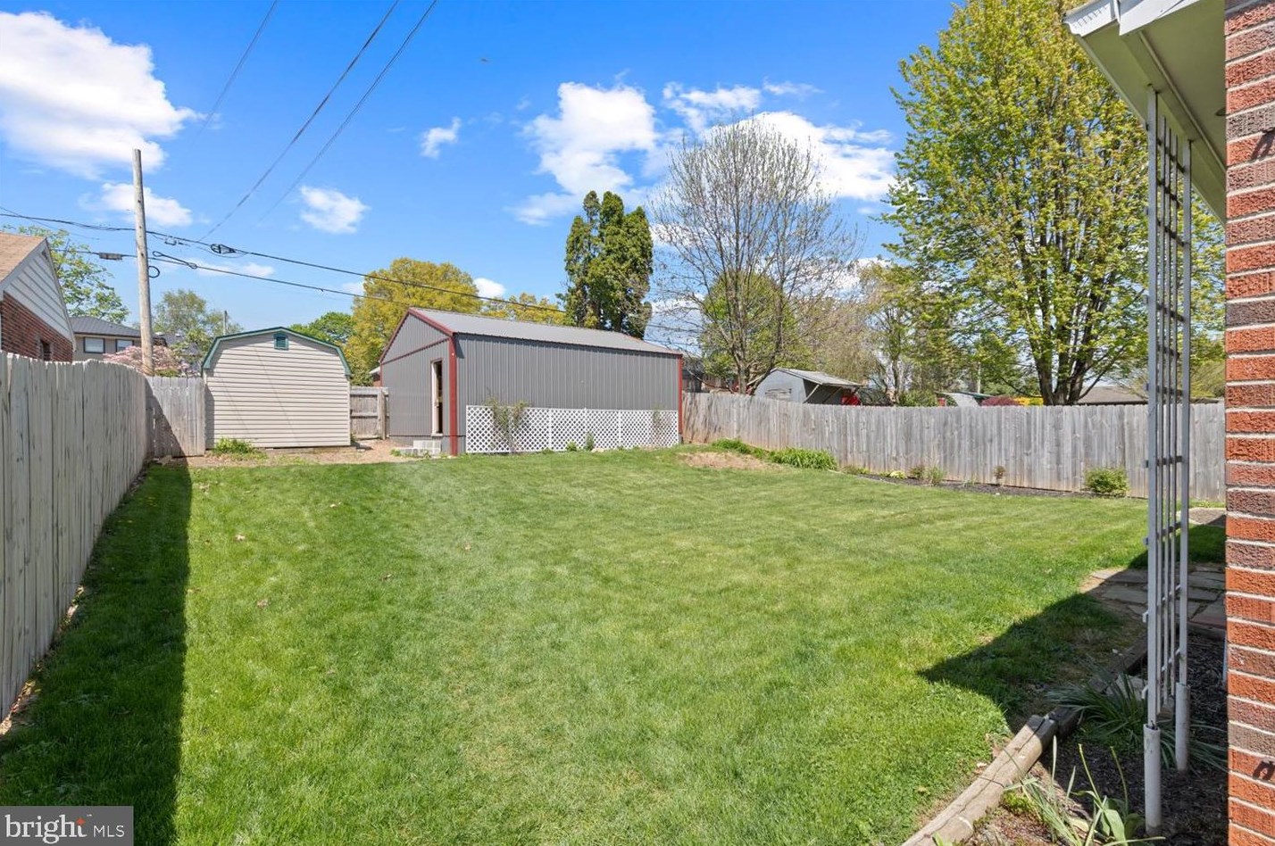 220 Penn Ave, Ephrata PA  17522-1730 exterior