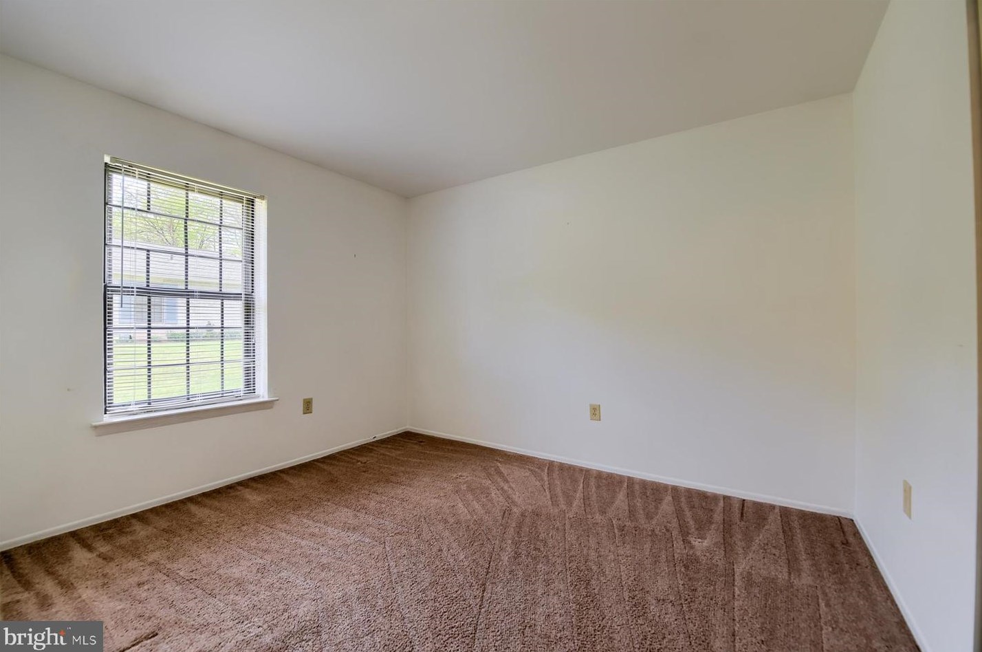 371 Valleybrook Dr, Lancaster PA  17601-4639 exterior