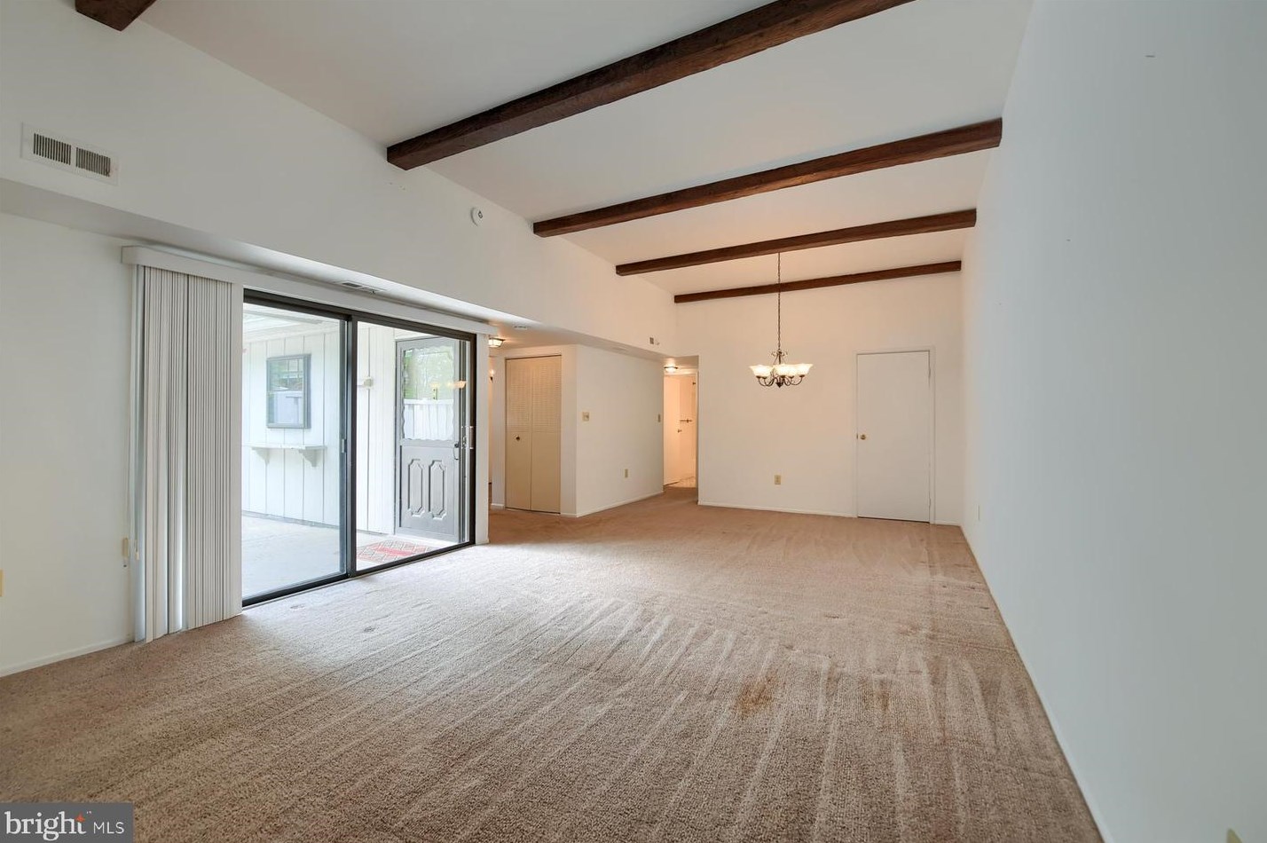 371 Valleybrook Dr, Lancaster PA  17601-4639 exterior