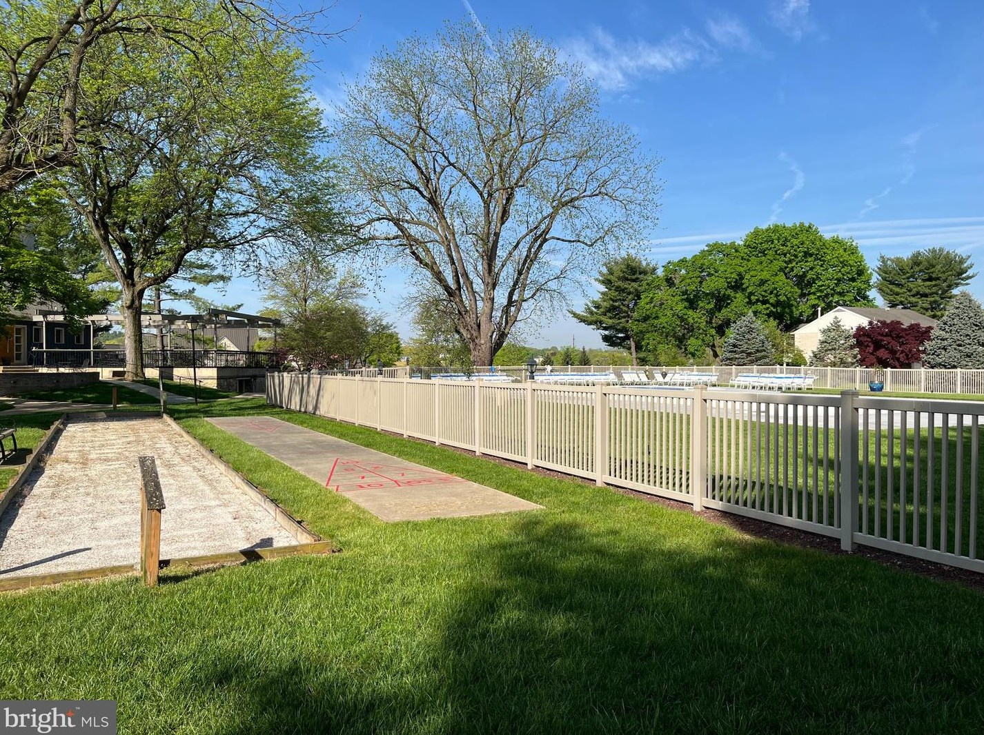 371 Valleybrook Dr, Lancaster PA  17601-4639 exterior