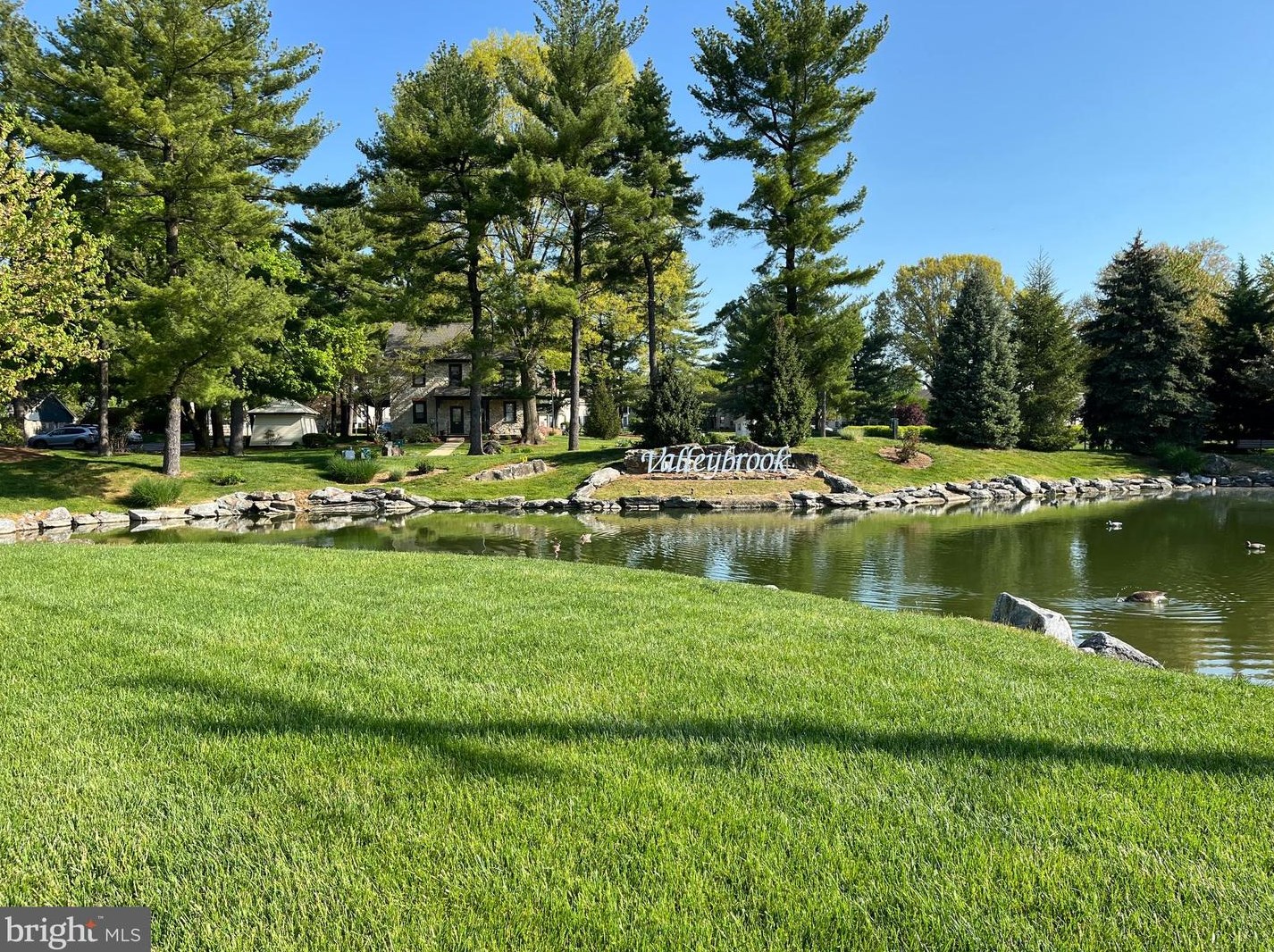 371 Valleybrook Dr, Lancaster PA  17601-4639 exterior