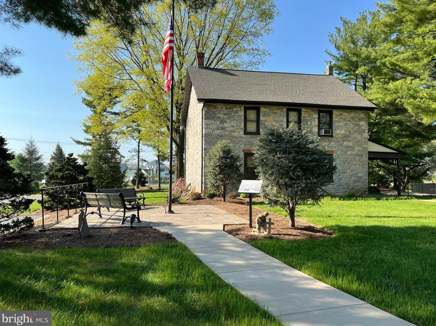 371 Valleybrook Dr, Lancaster PA  17601-4639 exterior