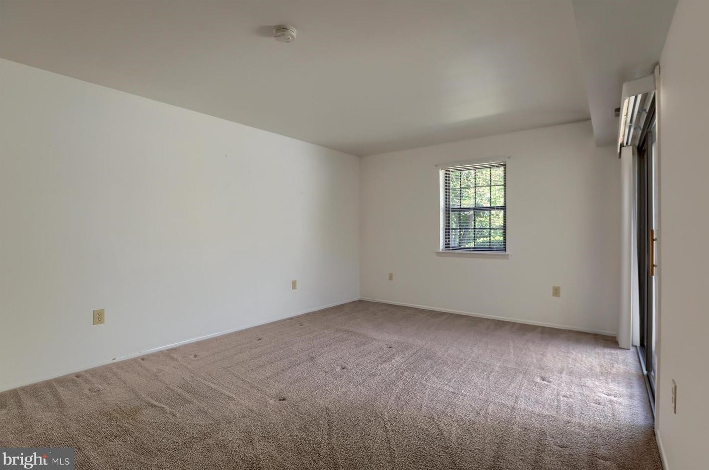 371 Valleybrook Dr, Lancaster PA  17601-4639 exterior