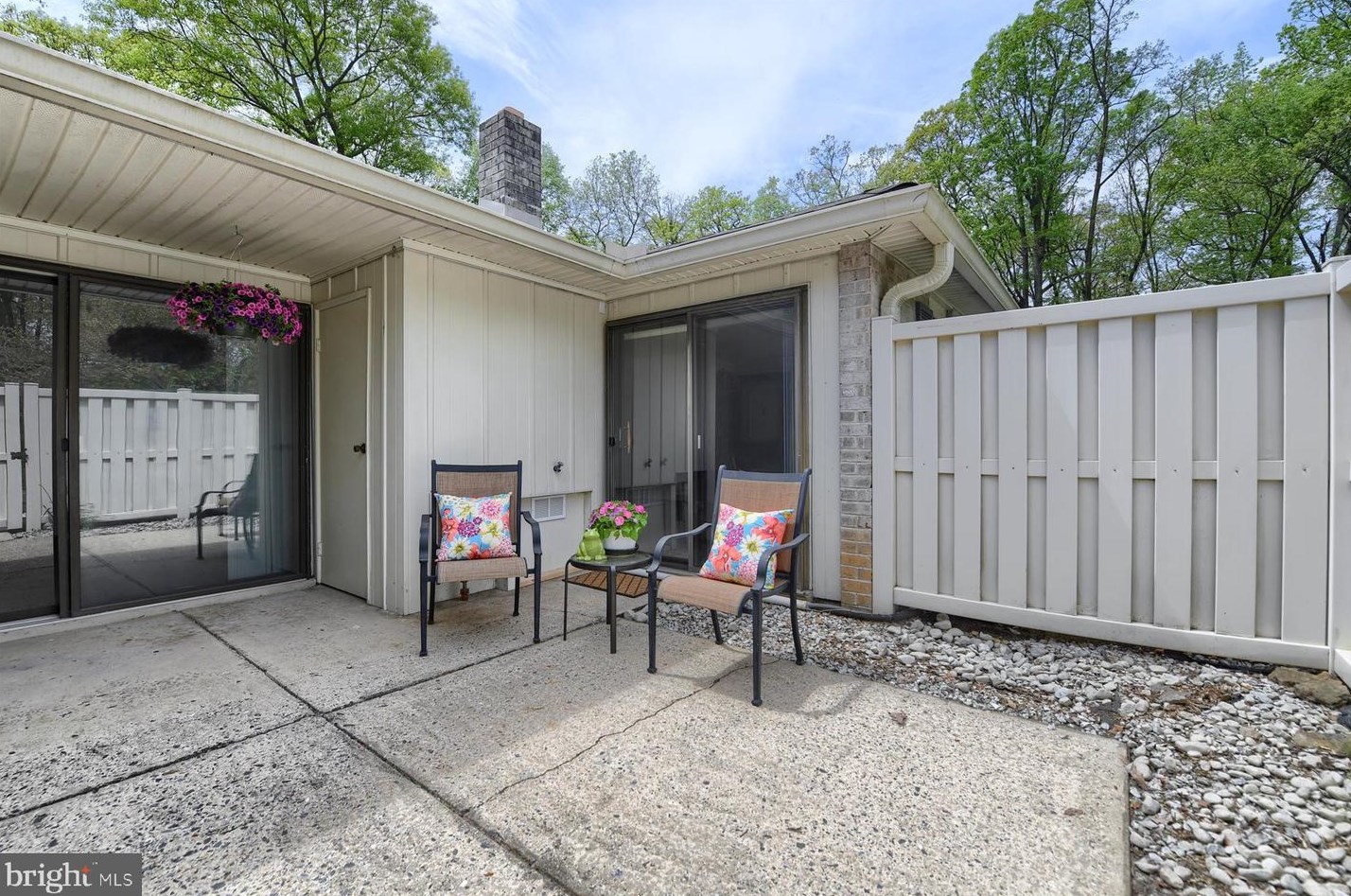 371 Valleybrook Dr, Lancaster PA  17601-4639 exterior