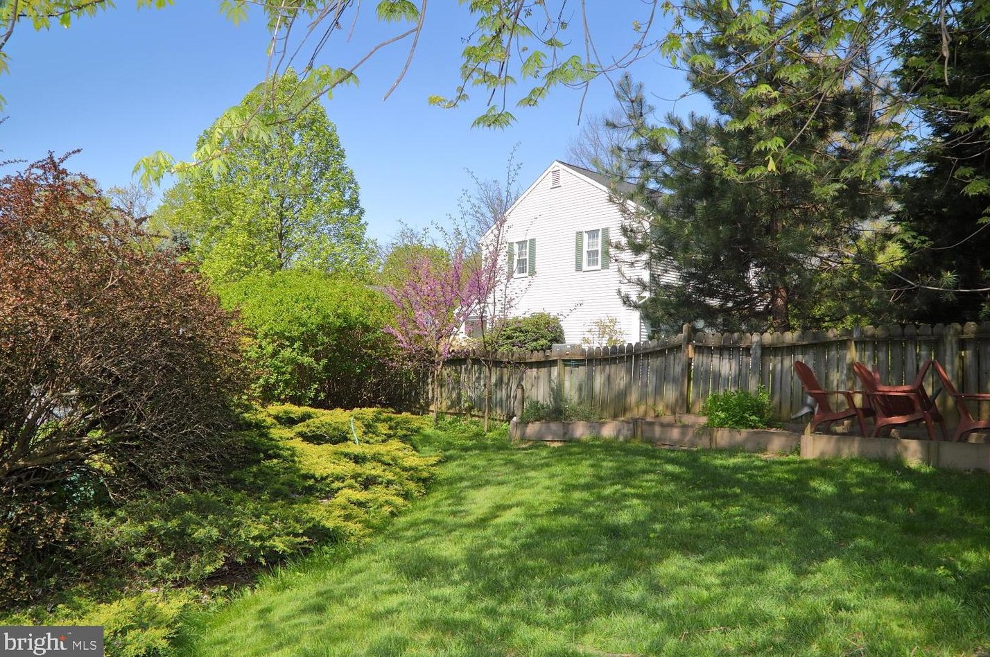 2839 Michener Dr, Lancaster PA  17601-1901 exterior
