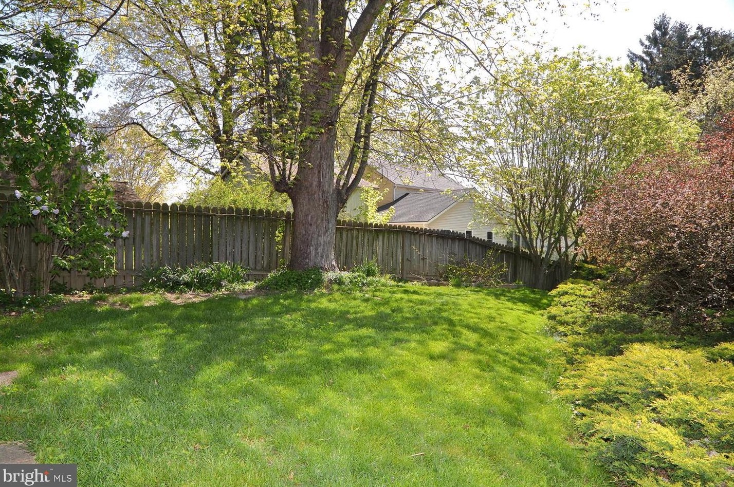 2839 Michener Dr, Lancaster PA  17601-1901 exterior