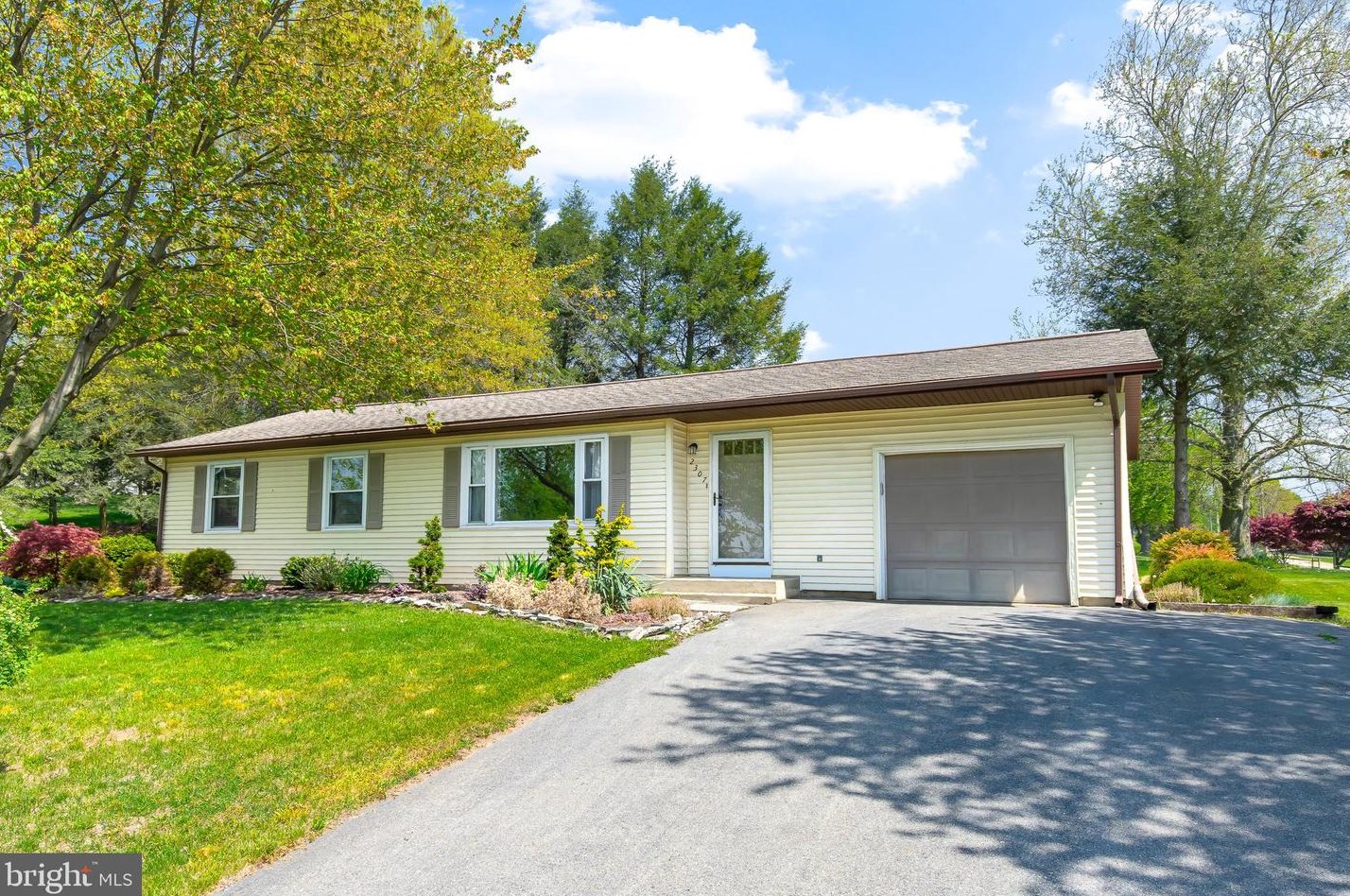 2307 Scenic Dr, Old Line PA  17545-9507 exterior