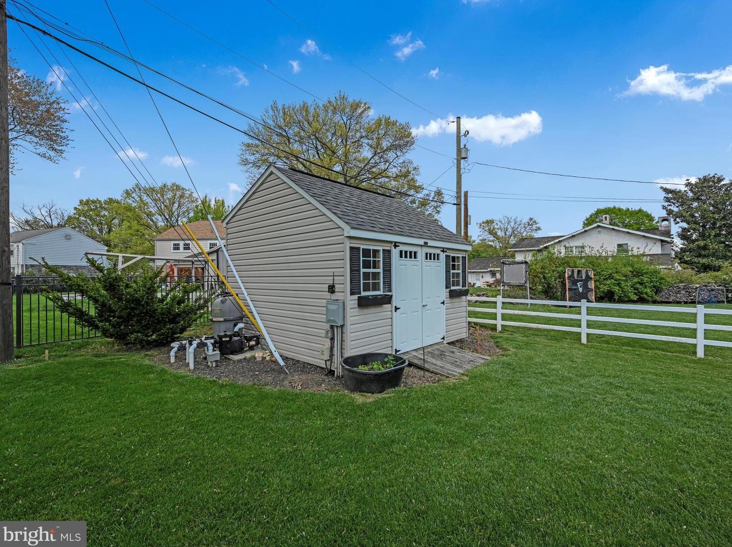 1349 Country Club Dr, Lancaster PA  17601-5209 exterior